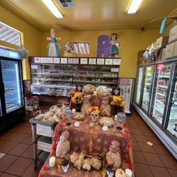 Iniguez Bakery & Deli - Pan dulce