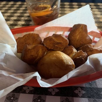 Doe's Eat Place - Table rolls - Steakhouses Near Me - Bentonville, Arkansas Doe's Eat Place - Table rolls - Steakhouses Near Me - Bentonville, Arkansas