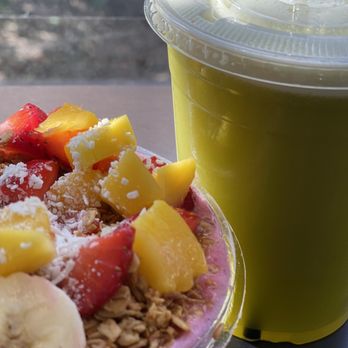 Berry Greens Juice Bar - Maui açaí with honey with a sweet green cold press - Juice Bars & Smoothies Near Me - Tucson, Arizona Berry Greens Juice Bar - Maui açaí with honey with a sweet green cold press - Juice Bars & Smoothies Near Me - Tucson, Arizona
