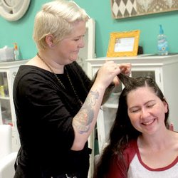 Knots Salon