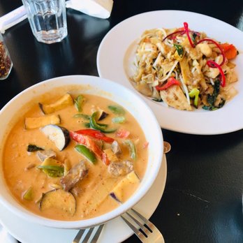 altThai - Red Curry with Beef, and Pad Kee Mau - Thai Near Me - Arlington Heights, Illinois