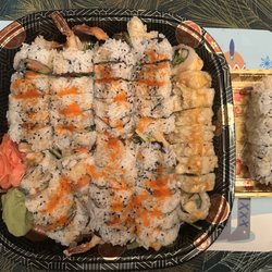 Kyoto Japanese Cuisine - Small tray D with 8 rolls of your choice