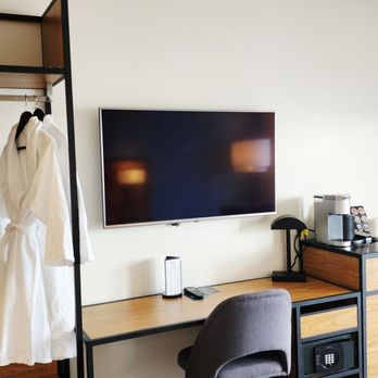 Hotel Indigo Seattle Everett Waterfront - LIVING SPACE - Hotels Near Me - Everett, Washington Hotel Indigo Seattle Everett Waterfront - LIVING SPACE - Hotels Near Me - Everett, Washington
