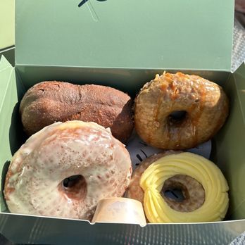 Deaux - Donuts Near Me - Redlands, California