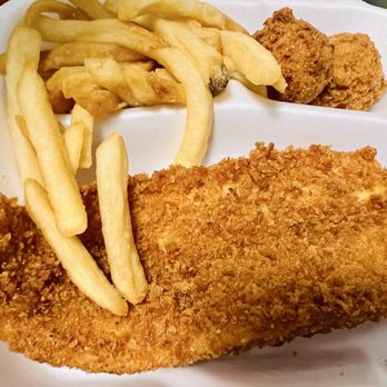 Captain D's - Old Bay Crispy White Fish Meal - Seafood Near Me - Hartwell, Georgia Captain D's - Old Bay Crispy White Fish Meal - Seafood Near Me - Hartwell, Georgia