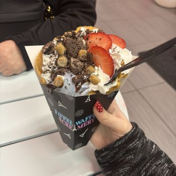 Eiffel Waffle - Ice Cream & Frozen Yogurt Near Me - Tinley Park, Illinois