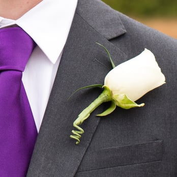 Bonnie Flower Shop - Boutonniere from Bonnie's. - Florists Near Me - Chicago, Illinois