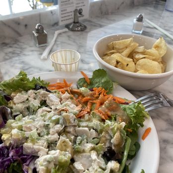 Queenie's Plus - Chicken salad with vinaigrette dressing and potato chips for a gluten free crunch - American Near Me - Tulsa, Oklahoma
