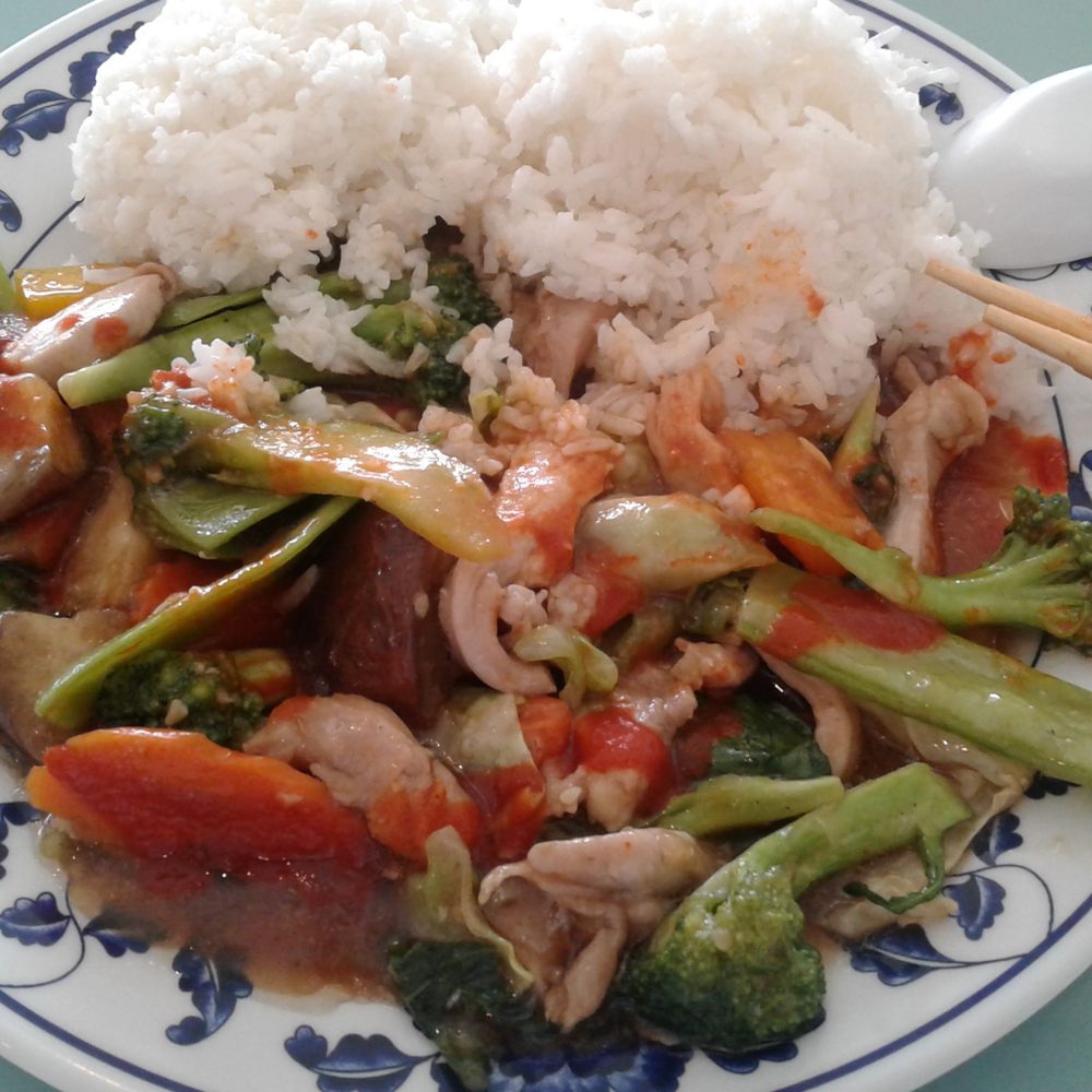 Pho Kapaa - Veggie and eggplant stir fry with chicken (after adding Sriracha) - Vietnamese Near Me - Kapaa, Hawaii Pho Kapaa - Veggie and eggplant stir fry with chicken (after adding Sriracha) - Vietnamese Near Me - Kapaa, Hawaii