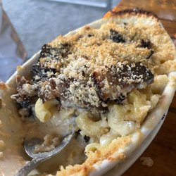 Skyway Bar & Grill - Mac and Cheese with Brisket