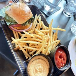 Cheeseburger Burger Slider & Fries - Happy Hour food Cheeseburger Burger Slider & Fries - Happy Hour food
