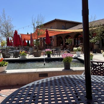 Monte De Oro Winery - Nice grounds to enjoy wine tasting! - Wineries Near Me - Temecula, California Monte De Oro Winery - Nice grounds to enjoy wine tasting! - Wineries Near Me - Temecula, California
