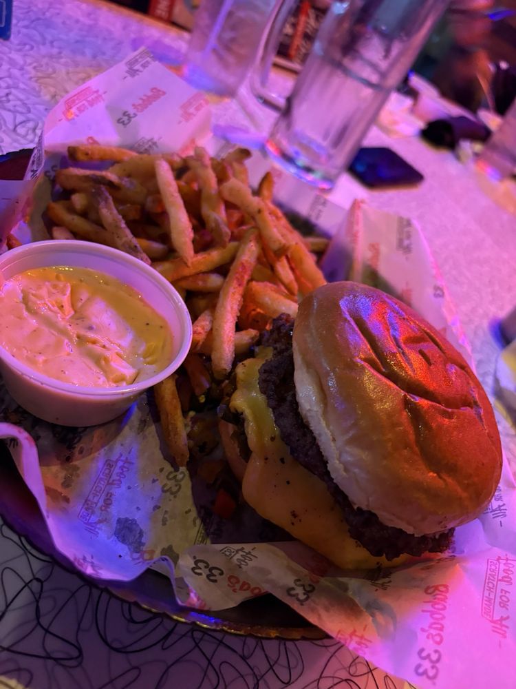 Food from Bubba's 33