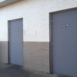 Sibley Food & Fuel - Bathrooms are outside