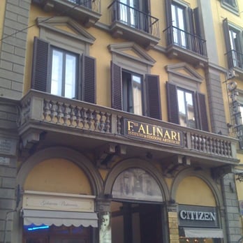 Alinari - Bookstores Near Me - Florence, FI