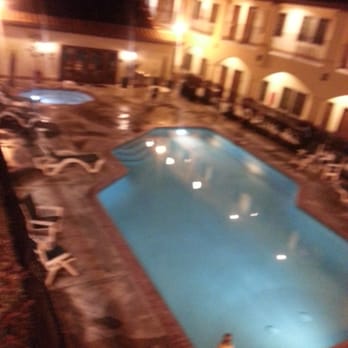 Ayres Hotel - The pool courtyard - Hotels Near Me - Redlands, California Ayres Hotel - The pool courtyard - Hotels Near Me - Redlands, California