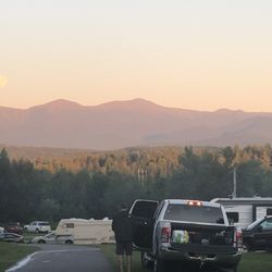 Roger's Campground & Motel - View of the mountains at Roger's.