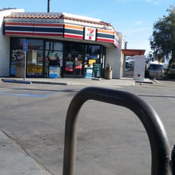 7-Eleven - Outside!
