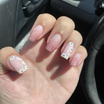 Lavender Nail Salon - Gel Manicure - Nail Salons Near Me - Sacramento, California