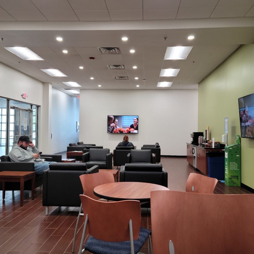 International Auto Group - The waiting area - Car Dealers Near Me - Orland Park, Illinois International Auto Group - The waiting area - Car Dealers Near Me - Orland Park, Illinois