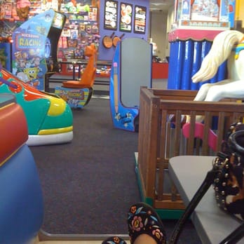 Chuck E. Cheese - taking a break while my niece plays - Pizza Near Me - Pasadena, California