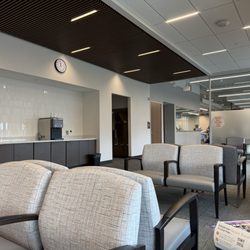 Orthopedic ONE-Westerville - Waiting area for physical therapy