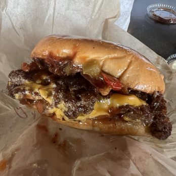 Burger Buds - Burgers Near Me - Enumclaw, Washington