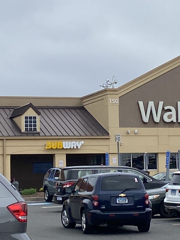 WALMART Updated August 2024 24 Photos & 50 Reviews 150 Barnum Ave