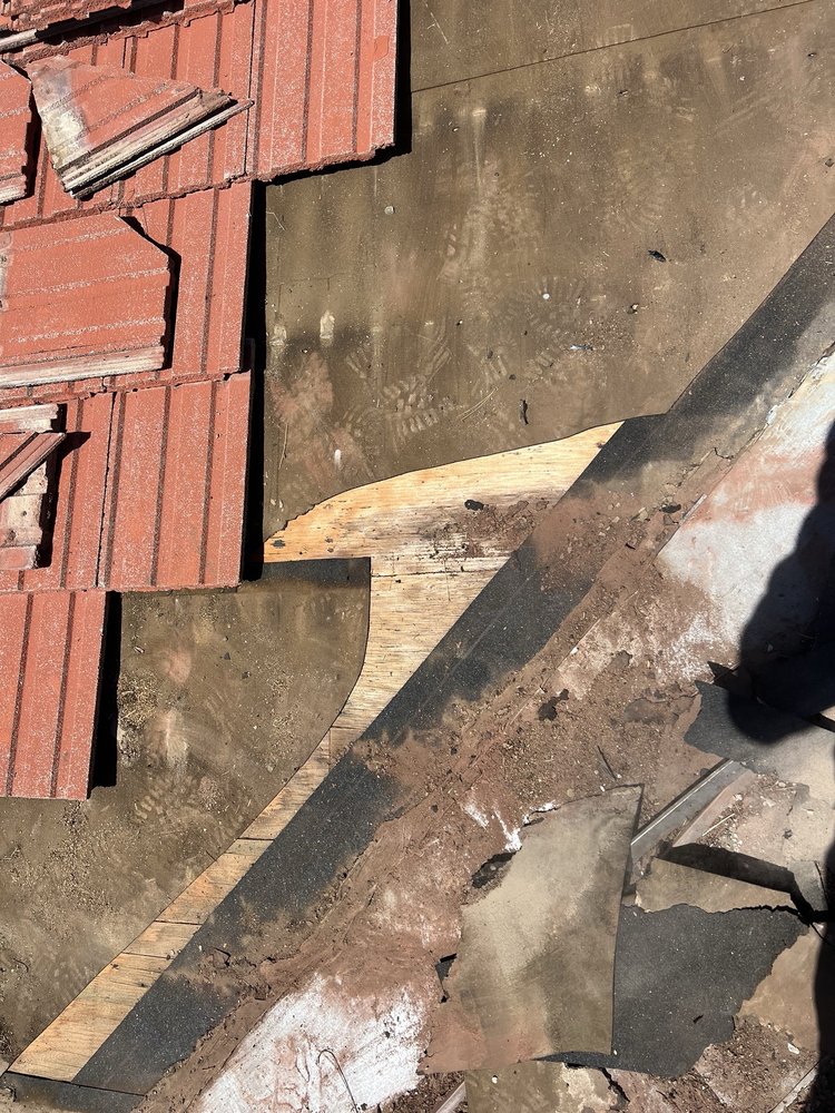 Slide of Jose Cruz's Roofing and Construction