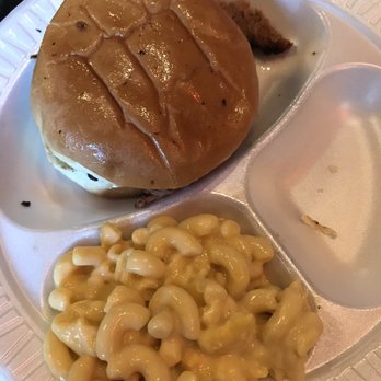 Jack's Bar-B-Que - Brisket sandwich with Mac and cheese side - Barbeque Near Me - Nashville, Tennessee Jack's Bar-B-Que - Brisket sandwich with Mac and cheese side - Barbeque Near Me - Nashville, Tennessee