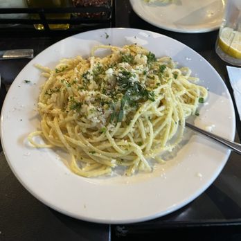 Lorenzo's Italian Restaurant - Aglio e Olio Linguine - Italian Near Me - Las Cruces, New Mexico