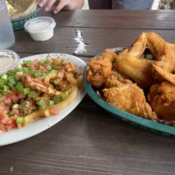 Roosters BG - Dumpster fries and traditional wings