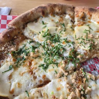 Farina Rossa - Yummy French Onion Soup inspired Pizza - Pizza Near Me - Minneapolis, Minnesota Farina Rossa - Yummy French Onion Soup inspired Pizza - Pizza Near Me - Minneapolis, Minnesota