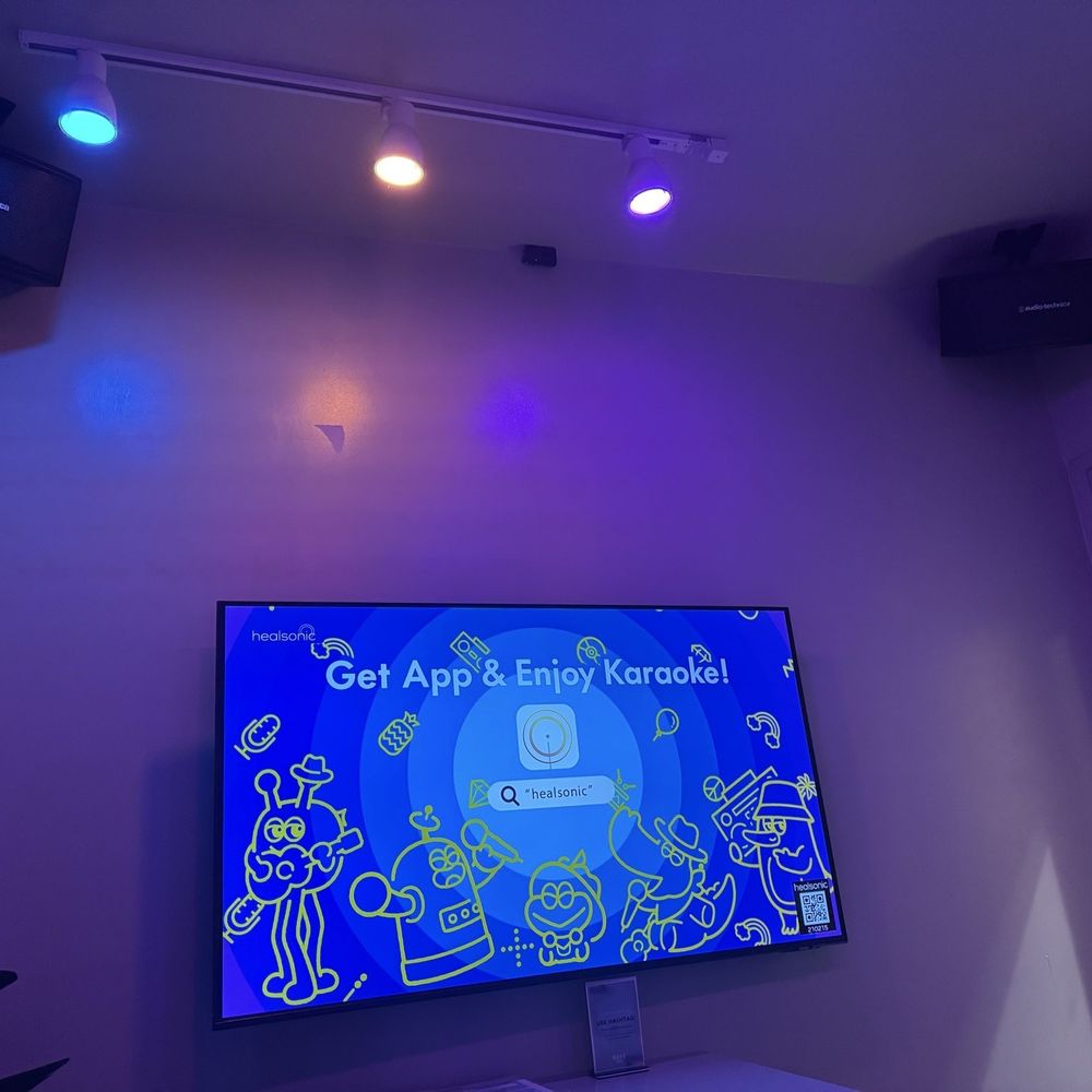 Wave808 Karaoke - Ambiance and sounds - Karaoke Near Me - Honolulu, Hawaii