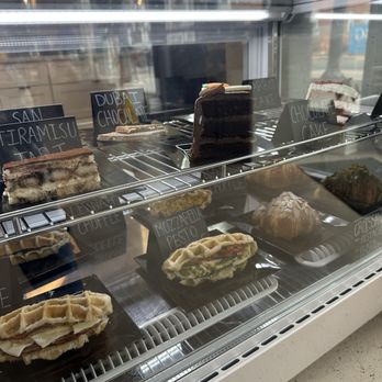 Shaghf Cafe - Cafes Near Me - Fairfax, Virginia