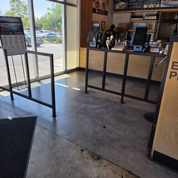 California Fish Grill - Ordering line - Seafood Near Me - Mission Hills, California