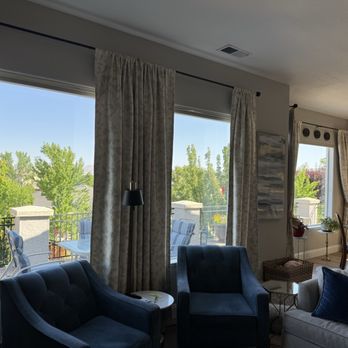 Lightning Bug Window Cleaning - Window Washing Near Me - Sparks, Nevada