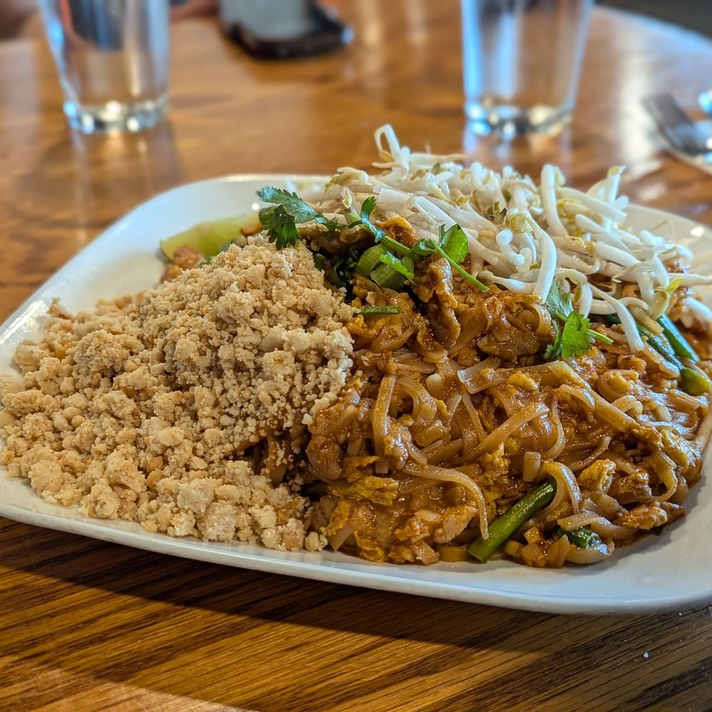 Jasmine Thai Restaurant - Pad Thai - Thai Near Me - Tonawanda, New York
