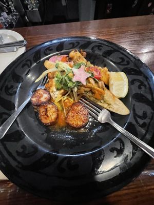 Houligans Steak & Seafood Pub by null