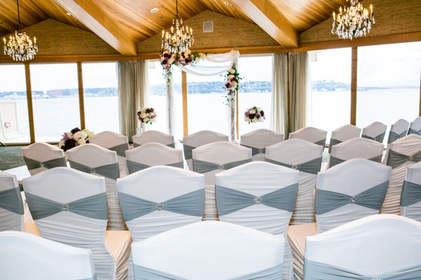 Loves Me Flowers by null