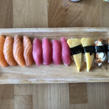 Akino - Salmon, Tuna, egg, and eel - Sushi Bars Near Me - Elmhurst, New York