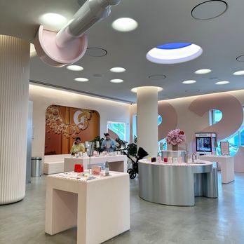 Glossier LA - The space was airy and lovely - Cosmetics & Beauty Supply Near Me - West Hollywood, California Glossier LA - The space was airy and lovely - Cosmetics & Beauty Supply Near Me - West Hollywood, California