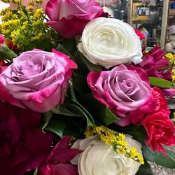 Capitol Hill Florist Gifts & Flower Delivery - Birthday flowers delivered