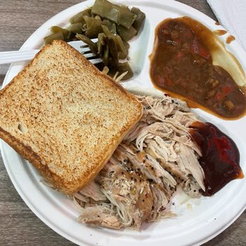 Barrel House BBQ - Pulled chicken baked beans and green beans - Barbeque Near Me - Lynchburg, Tennessee
