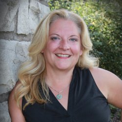 Whole Life Chiropractic - Dr. Nicole Murphy, Owner of Whole Life Chiropractic