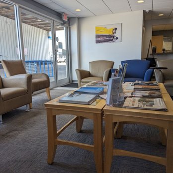 Granger Chevrolet - Waiting area at Granger Chevrolet - Auto Repair Near Me - Orange, Texas Granger Chevrolet - Waiting area at Granger Chevrolet - Auto Repair Near Me - Orange, Texas
