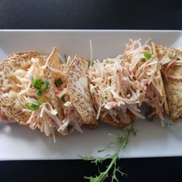 Mini Tacos De Spicy Crab Mini Tacos De Spicy Crab