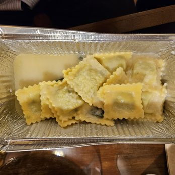 Il Vagone - Carry-out Ravioli Burro Salva - Italian Near Me - Venezia, VE Il Vagone - Carry-out Ravioli Burro Salva - Italian Near Me - Venezia, VE