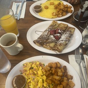 Eggs 'n Things - Egg scramble with ham and potatoes, egg Spinach , Bacon & Cheese with potatoes, Nutella and strawberry crepes - Breakfast & Brunch Near Me - Honolulu, Hawaii Eggs 'n Things - Egg scramble with ham and potatoes, egg Spinach , Bacon & Cheese with potatoes, Nutella and strawberry crepes - Breakfast & Brunch Near Me - Honolulu, Hawaii