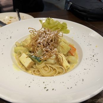 Tiny Pyramid - Khao Soi with tofu veggie - Cafes Near Me - Honolulu, Hawaii Tiny Pyramid - Khao Soi with tofu veggie - Cafes Near Me - Honolulu, Hawaii